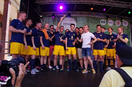 Com Together Cup